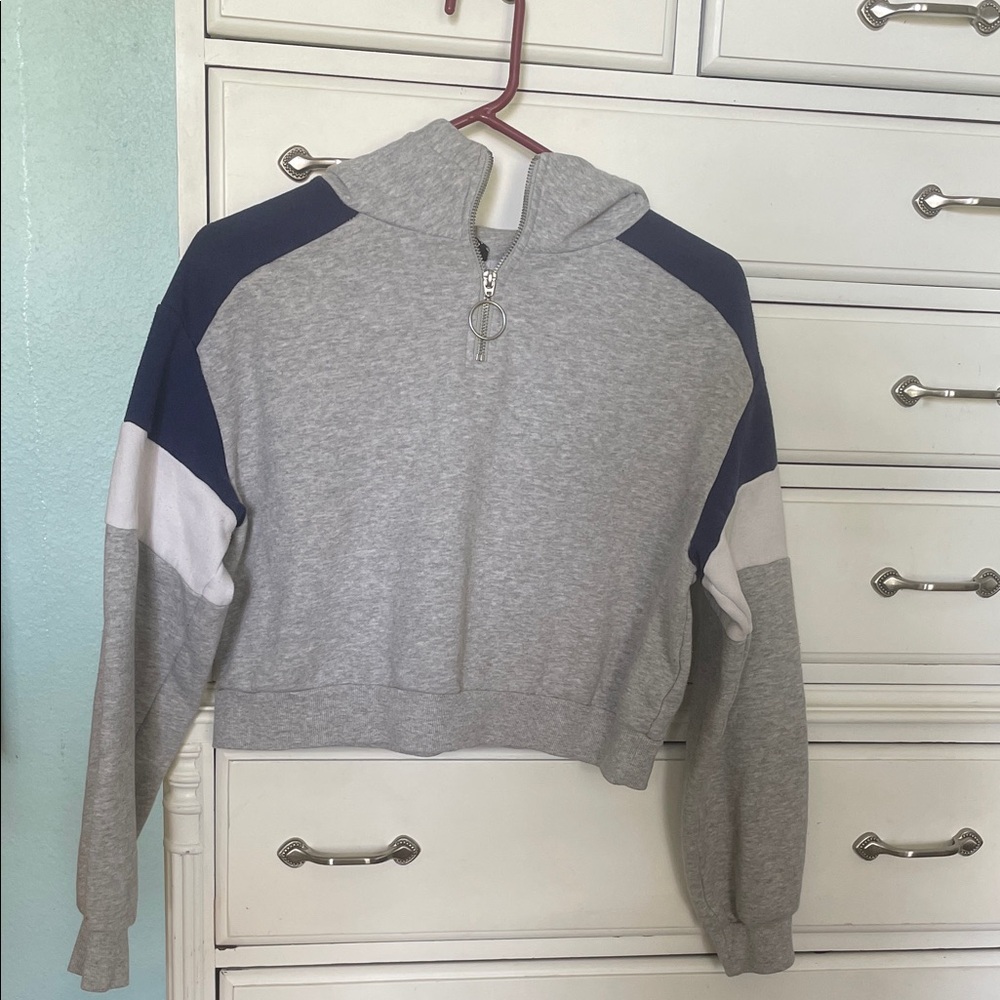 Divided H&M Cropped hooded sweatshirt Women’s
